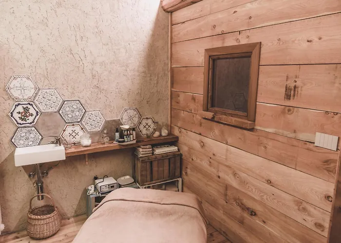 Alojamento de Acomodação e Pequeno-almoço Ca' Mea Room, Wellness & Food 4*